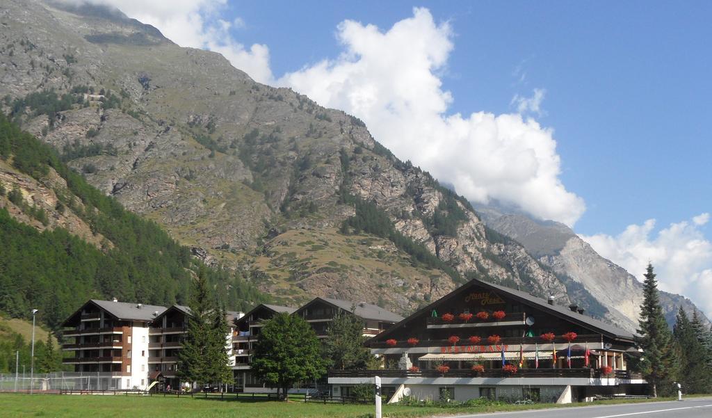 Appartements Monte Rosa Tasch Bagian luar foto