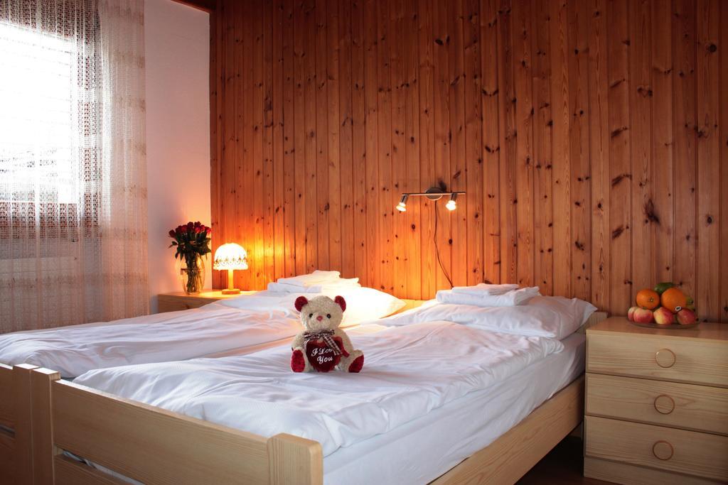 Appartements Monte Rosa Tasch Bagian luar foto
